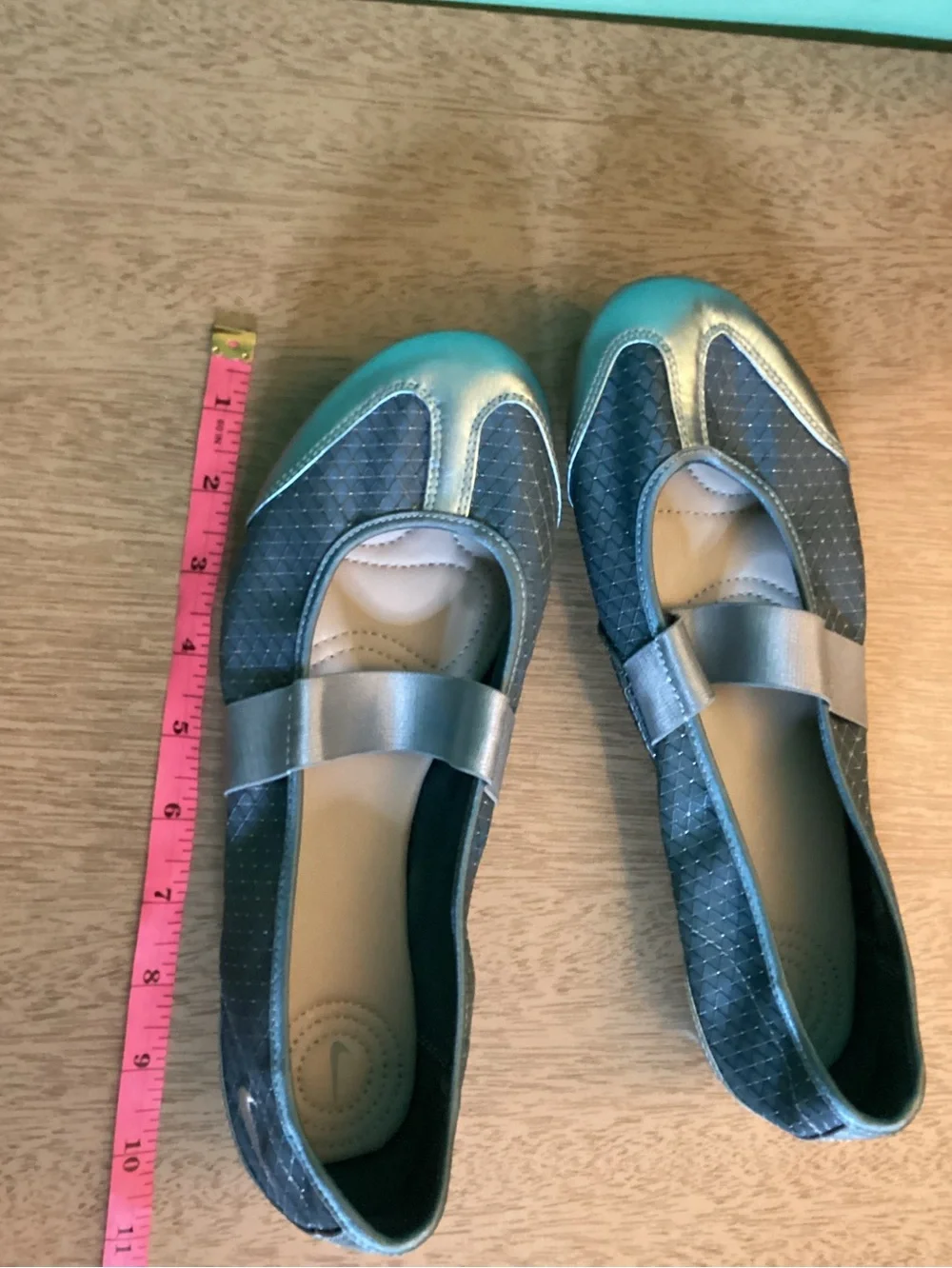 Nike Mary Jane Sport Ballerina Flat Size 8 EUC